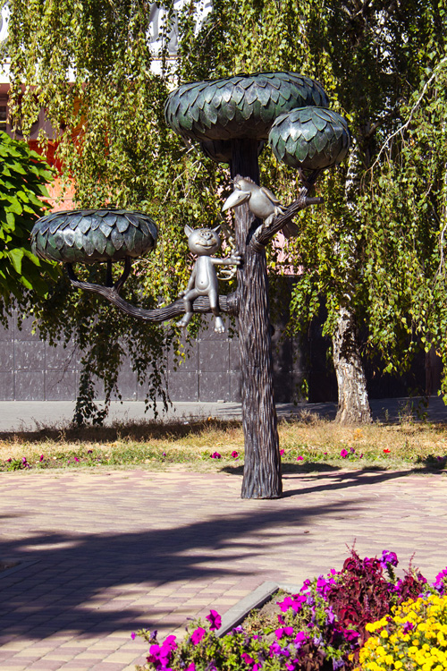 Памятник котёнку с улицы Лизюкова в Воронеже