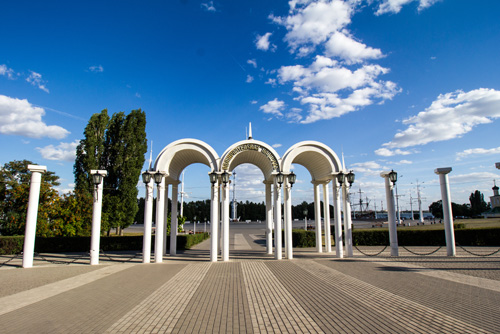 Арка на Адмиралтейской площади в Воронеже